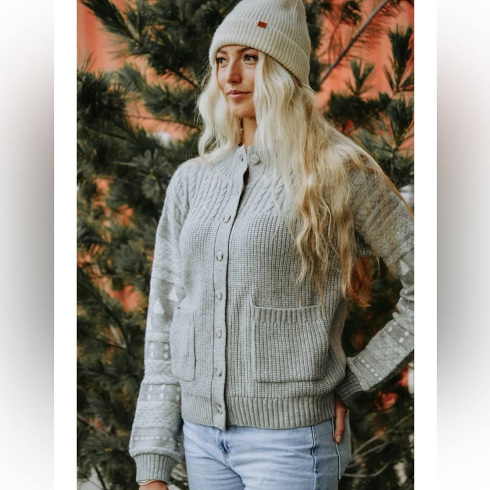 Hem & Thread Gray Cozy Cable Knit Button Down Cardigan Sweater NWT Size L